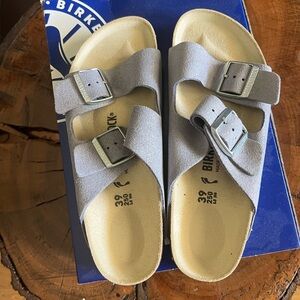 Birkenstock Arizona Buckle Leather Sandals shimmering Purple Fog